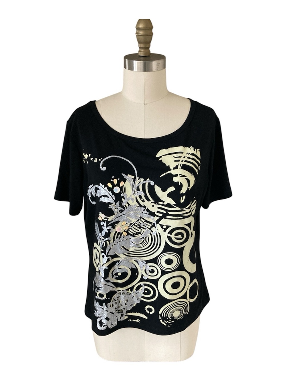 Black Short-Sleeve Scoop Neck Graphic Tee with Metallic and Hotfix Accents